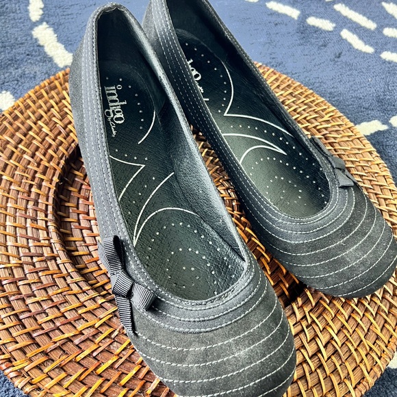 Indigo Clarks Y2K Women's 9M Black Suede Bow Chunky Heel Pump Girly Goth Preppy - Picture 4 of 8